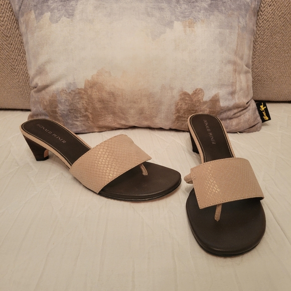 Donald J Pliner Vimm Sandal - Picture 5 of 12